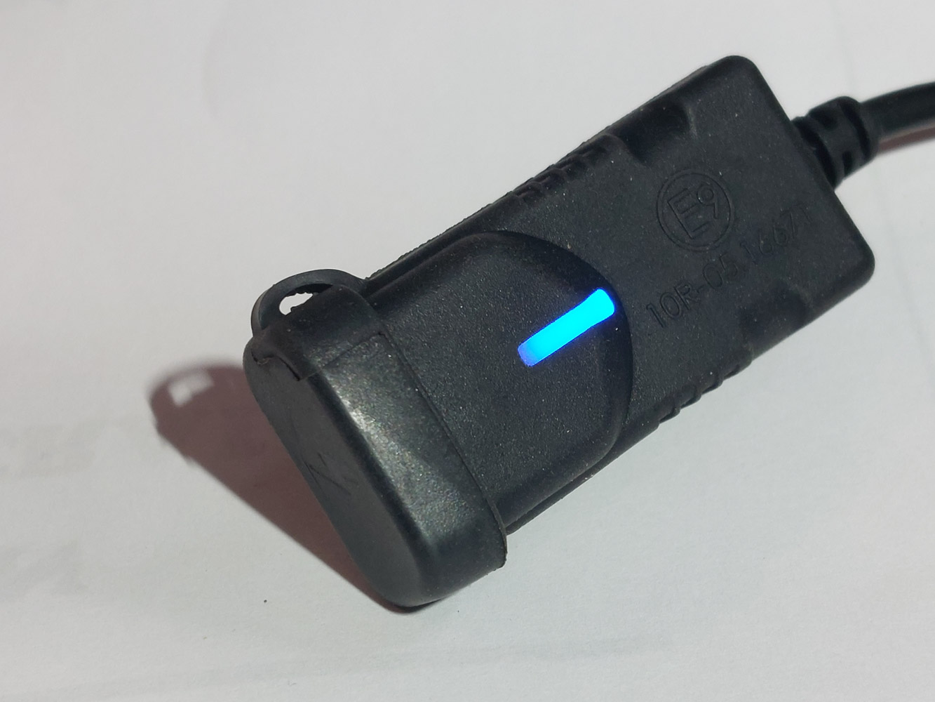 Guide d'installation d'un chargeur USB 12V sur une moto #Review 3 